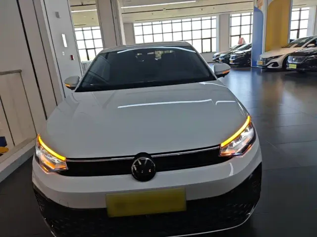 Volkswagen Lavida — Фото автомобиля 2