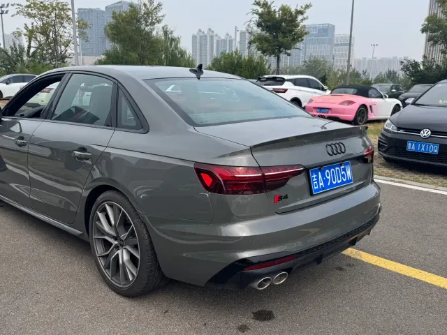 Audi S4 — Фото автомобиля 3