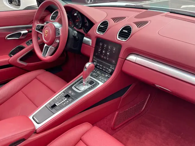 Porsche 718 — Фото автомобиля 15