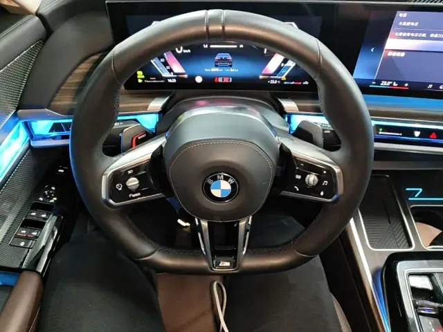 BMW 7 Series — Фото автомобиля 14