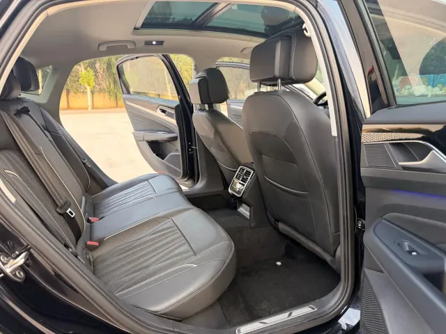 Volkswagen Passat — Фото автомобиля 12