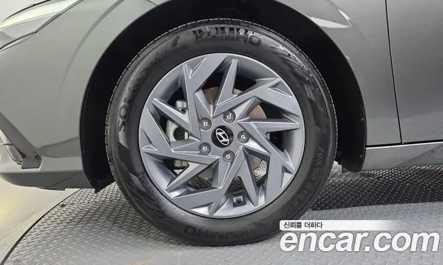 Hyundai Avante CN7 — Фото автомобиля 5