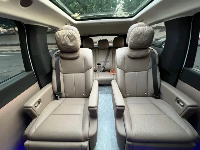 Li Auto MEGA — Фото автомобиля 7