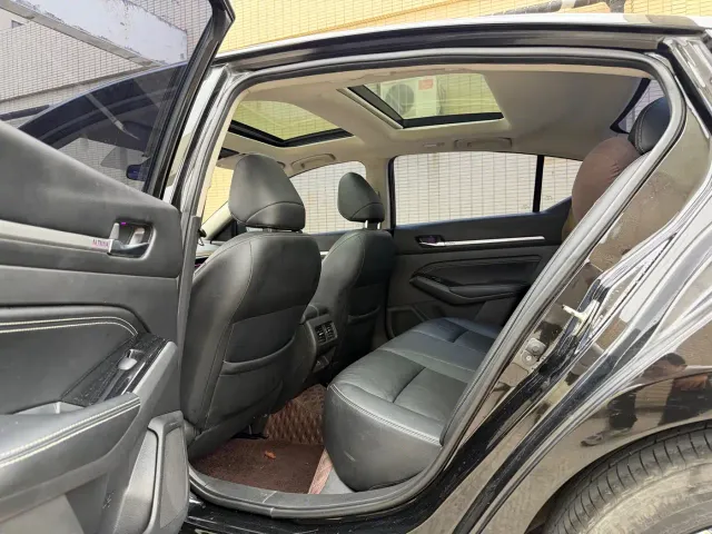 Nissan Teana — Фото автомобиля 6