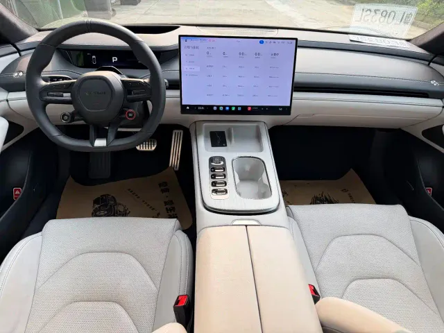 Xiaomi SU7 — Фото автомобиля 9