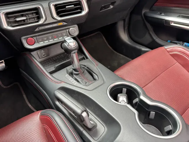 Ford Mustang — Фото автомобиля 12