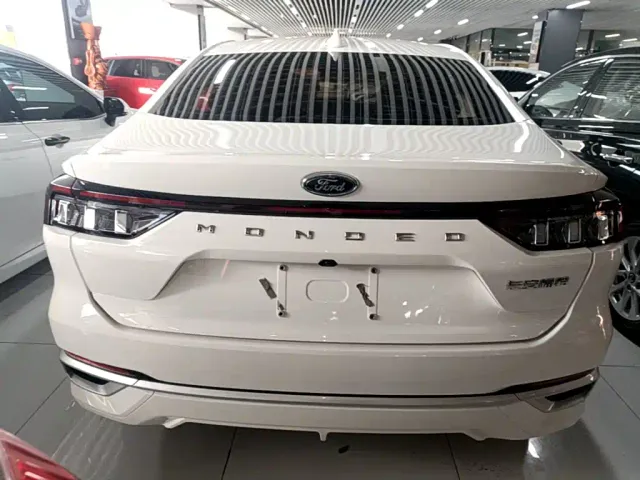 Ford Mondeo — Фото автомобиля 5