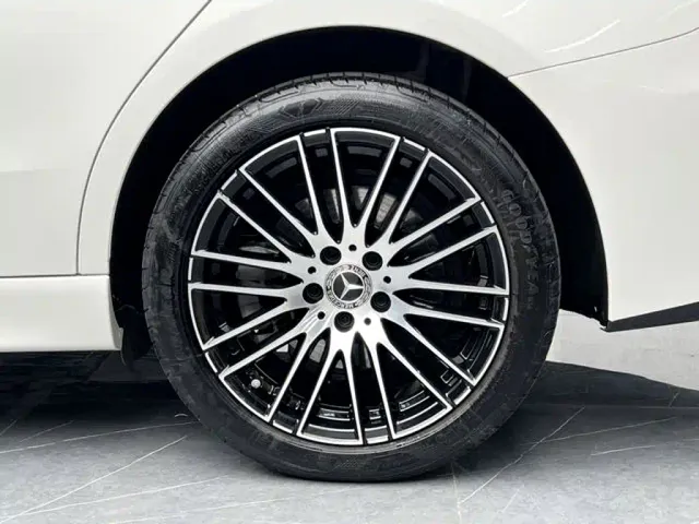 Mercedes-Benz C-Class — Фото автомобиля 13