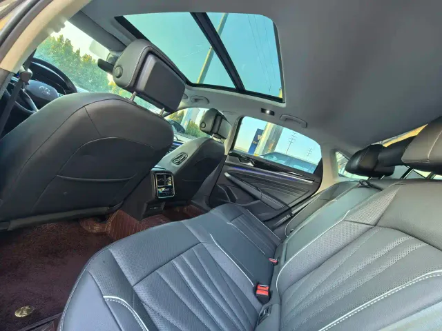 Volkswagen Passat — Фото автомобиля 13