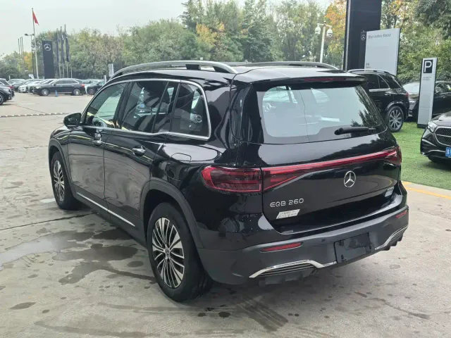 Mercedes-Benz EQB — Фото автомобиля 7