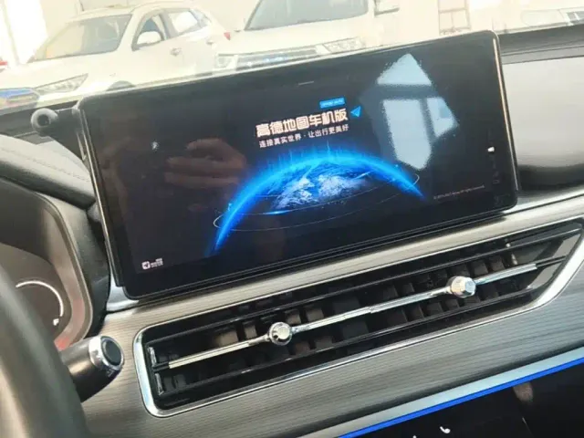 Chery Tiggo 8 — Фото автомобиля 12