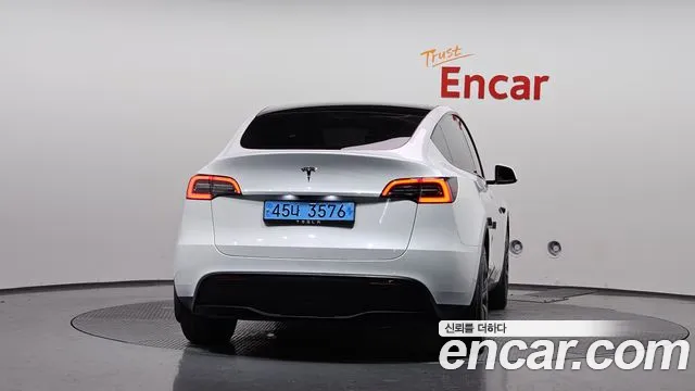 Tesla Model Y Модель Y — Фото автомобиля 3
