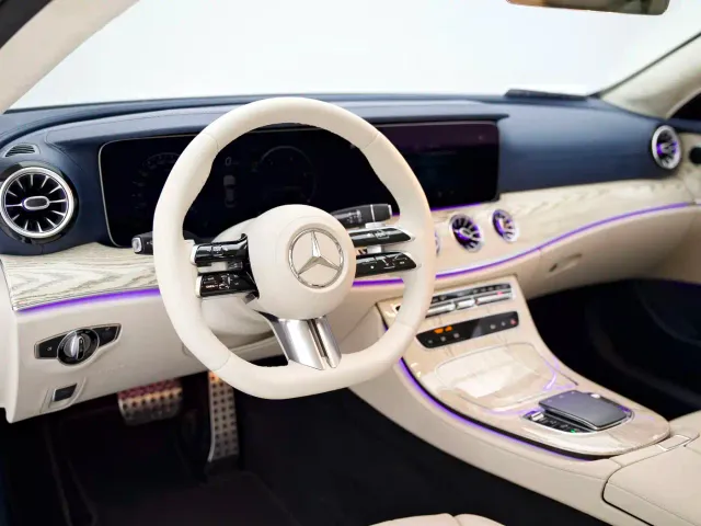 Mercedes-Benz E-Class — Фото автомобиля 3
