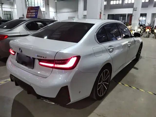 BMW 3 Series — Фото автомобиля 6