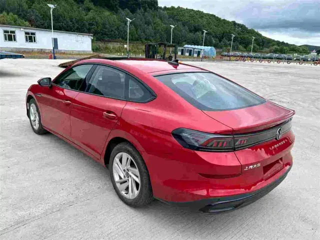 Volkswagen Lamando — Фото автомобиля 9