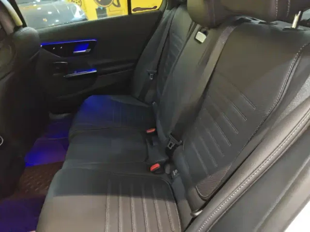 Mercedes-Benz C-Class — Фото автомобиля 16