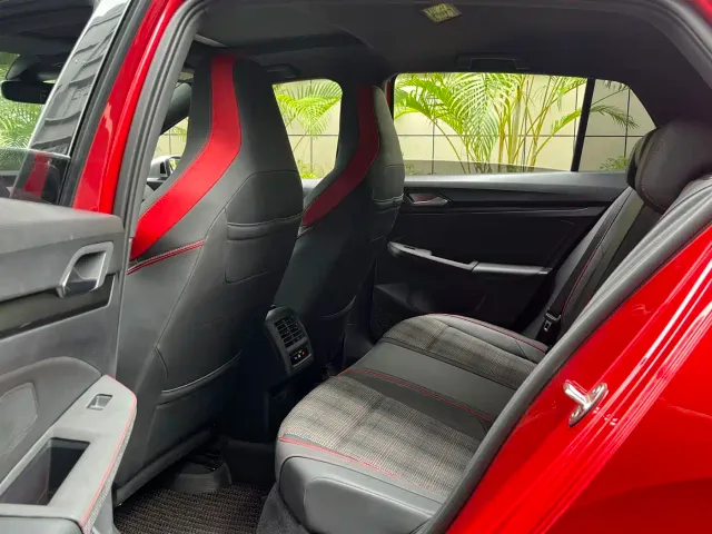 Volkswagen Golf GTI — Фото автомобиля 9