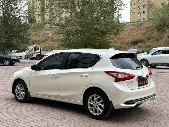 Nissan Tiida — Фото автомобиля 9