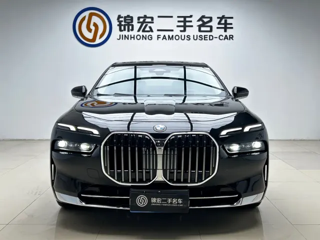 BMW 7 Series — Фото автомобиля 2