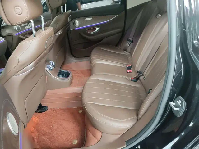 Mercedes-Benz E-Class — Фото автомобиля 16