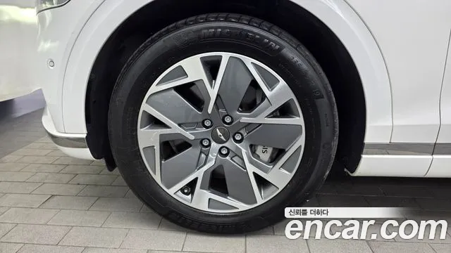 Genesis GV70 Electrified — Фото автомобиля 5