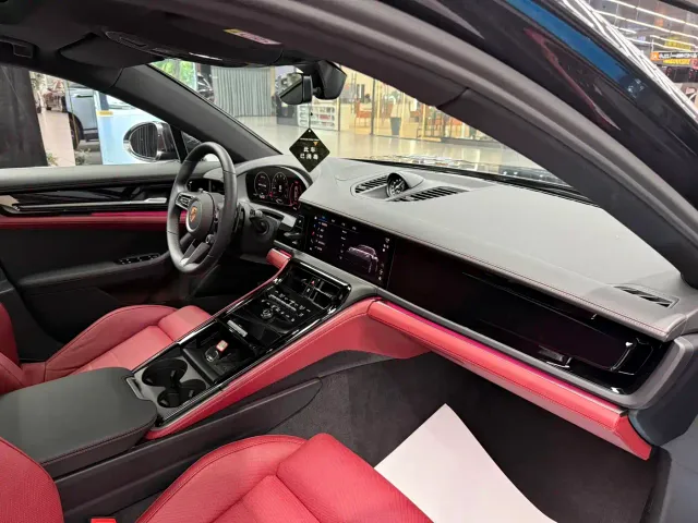Porsche Panamera — Фото автомобиля 22