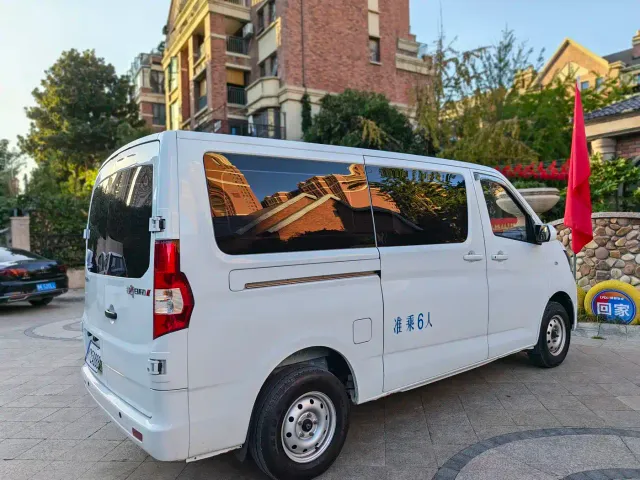 Changan Ruixing EM60 — Фото автомобиля 9