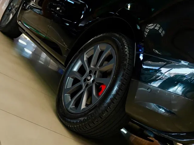 Land Rover Range Rover Sport — Фото автомобиля 8
