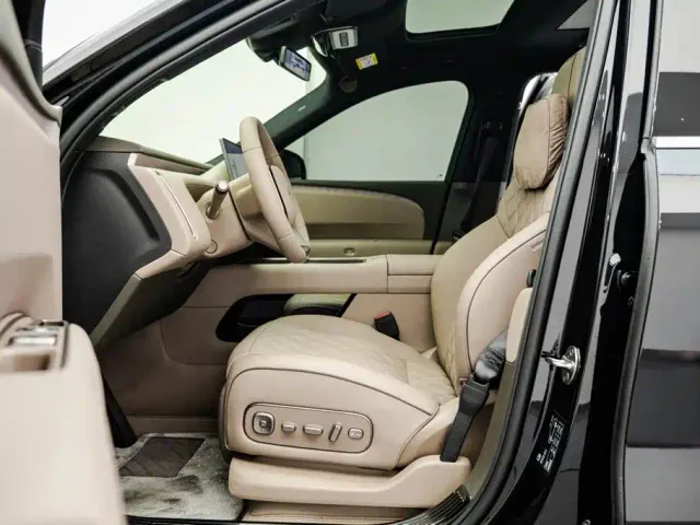 Li Auto Li L8 — Фото автомобиля 10