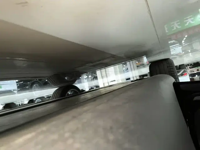 Tesla Model Y — Фото автомобиля 21