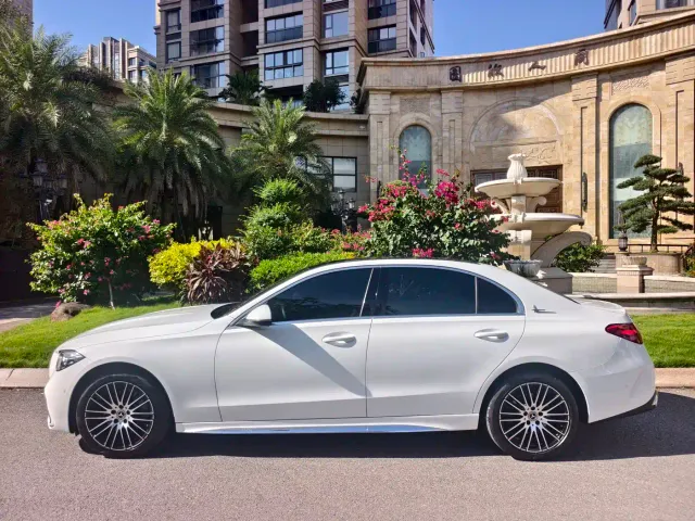 Mercedes-Benz C-Class — Фото автомобиля 4