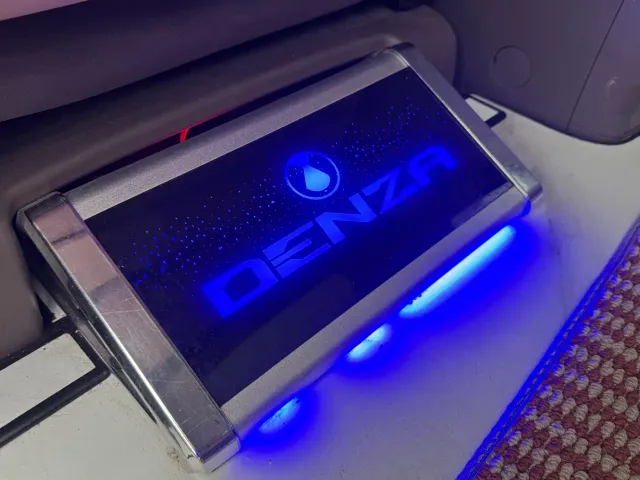 Denza D9 — Фото автомобиля 10
