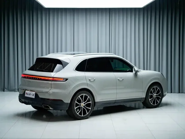 Porsche Cayenne — Фото автомобиля 6