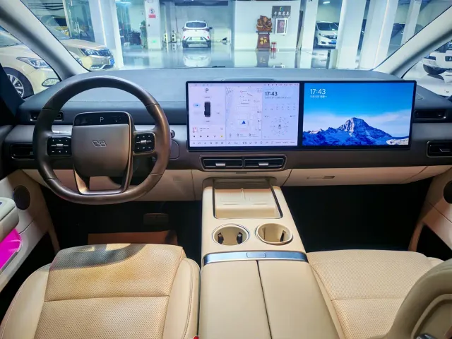Li Auto MEGA — Фото автомобиля 9