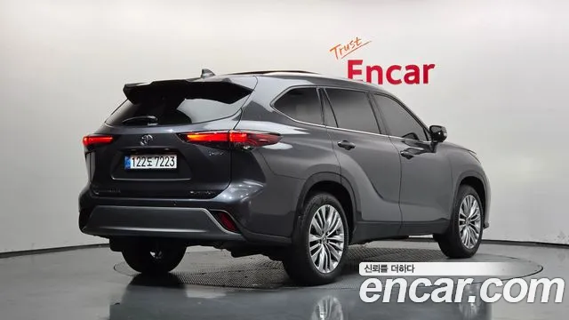 Toyota Highlander 4th Gen — Фото автомобиля 2