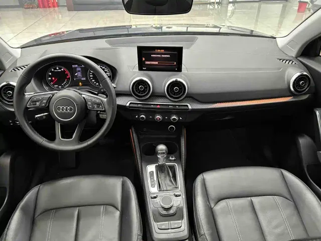 Audi Q2L — Фото автомобиля 7