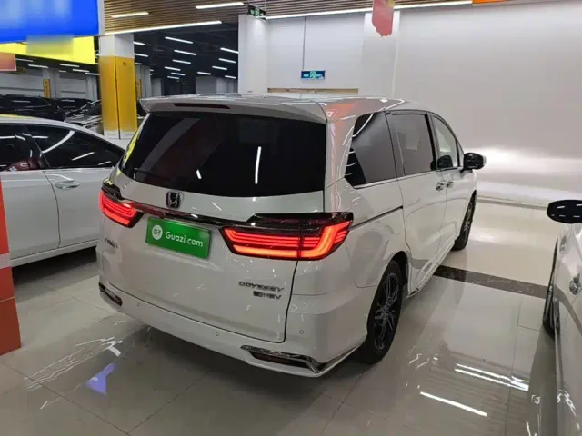 Honda Odyssey — Фото автомобиля 6