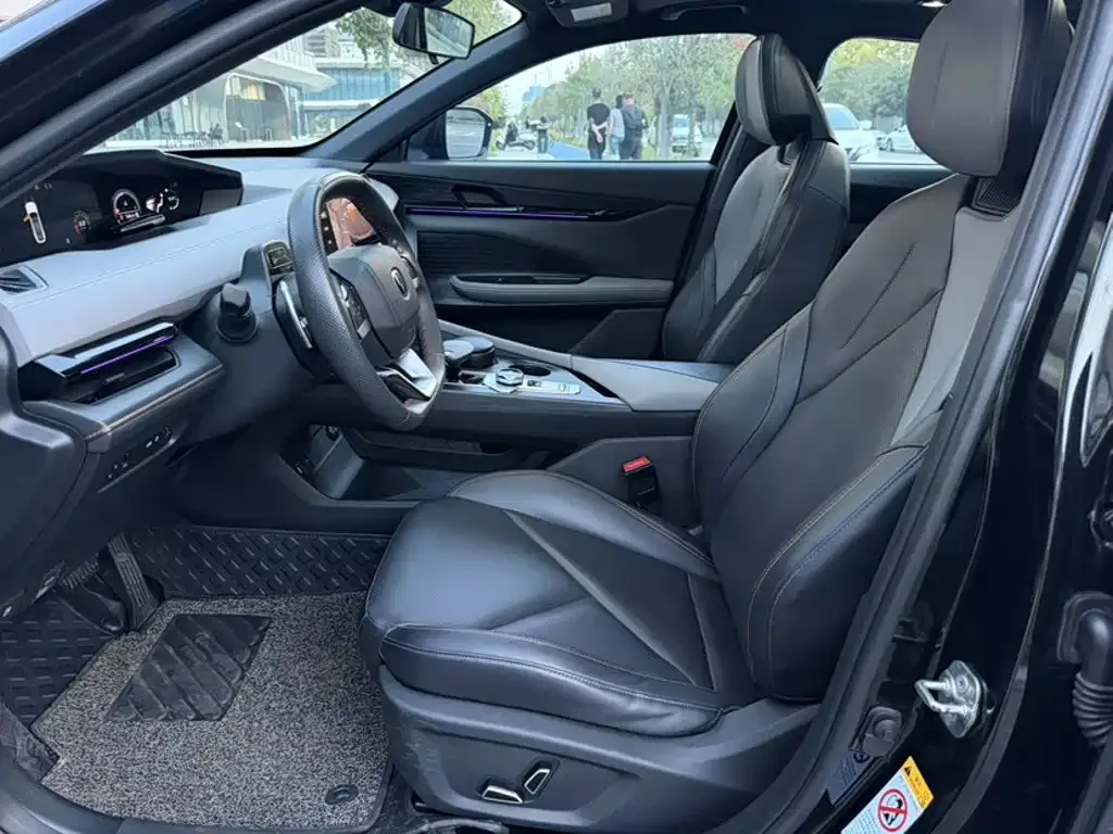 Changan Changan UNI-V 2022 1.5T Sport Edition — Фото автомобиля 15