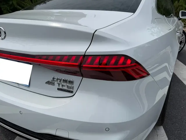 Audi A7L — Фото автомобиля 21