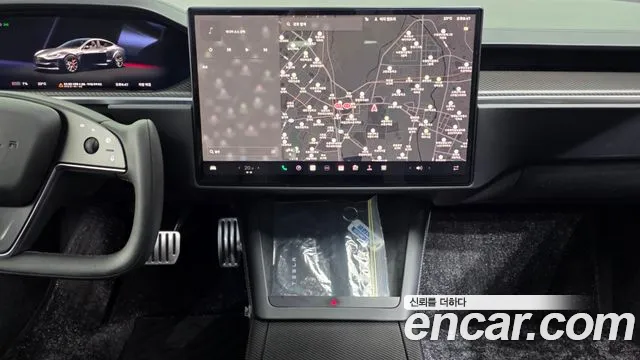 Tesla Model S — Фото автомобиля 14
