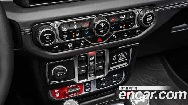 Jeep Wrangler Wrangler (JL) — Фото автомобиля 26