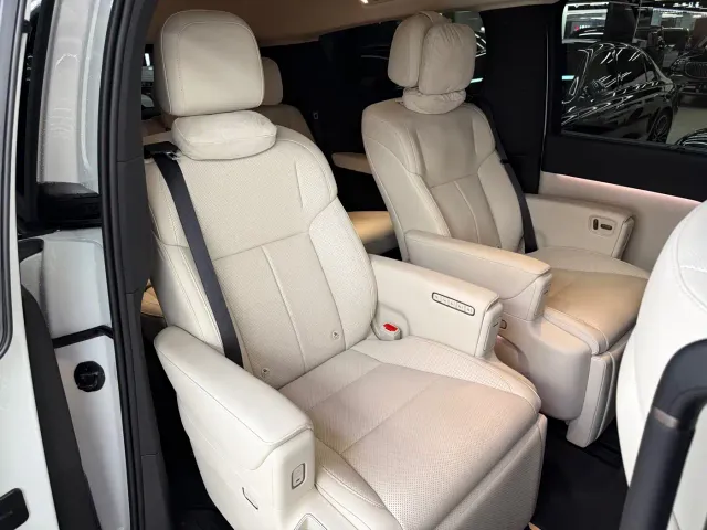 Li Auto MEGA — Фото автомобиля 18