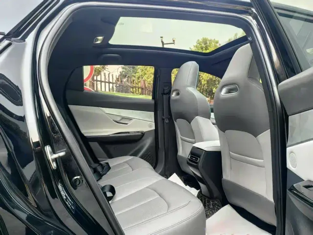 Changan UNI-T — Фото автомобиля 19