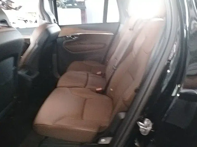 Volvo XC90 — Фото автомобиля 16