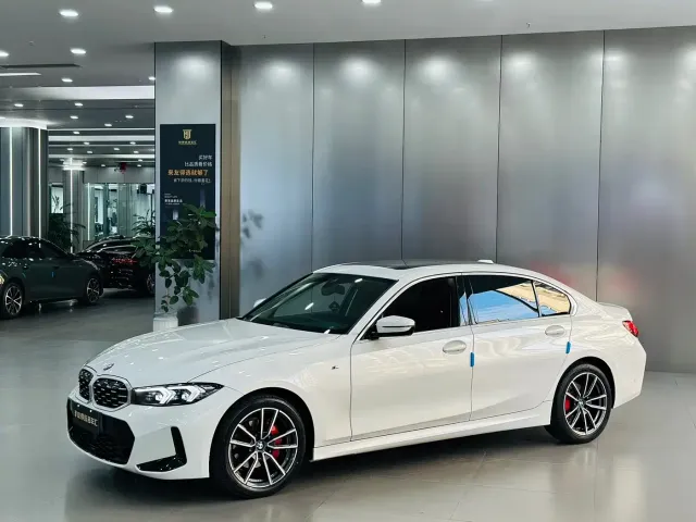 Фотография автомобиля — BMW 3 Series