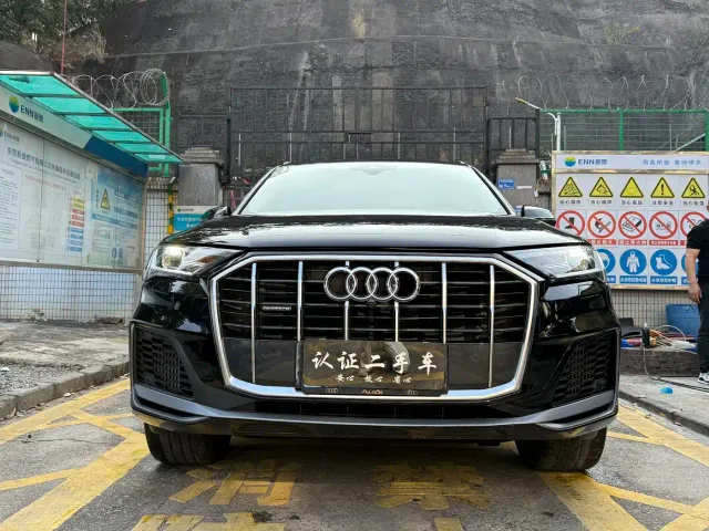 Audi Q7 — Фото автомобиля 2