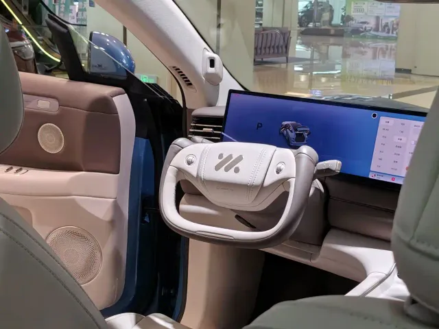 IM Motors LS6 — Фото автомобиля 18