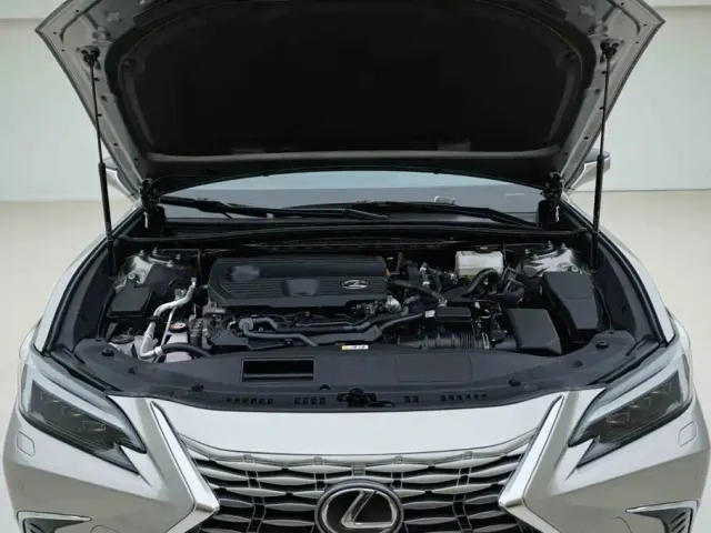 Lexus ES — Фото автомобиля 6