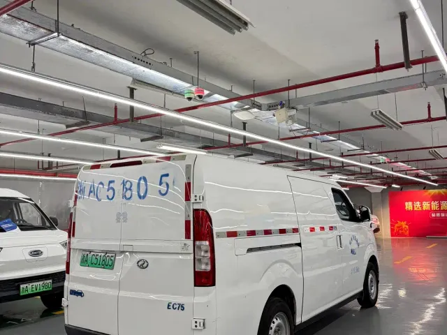 Ruichi New Energy EC75 — Фото автомобиля 6