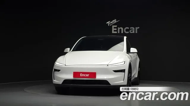 Tesla Model Y — Фото автомобиля 3